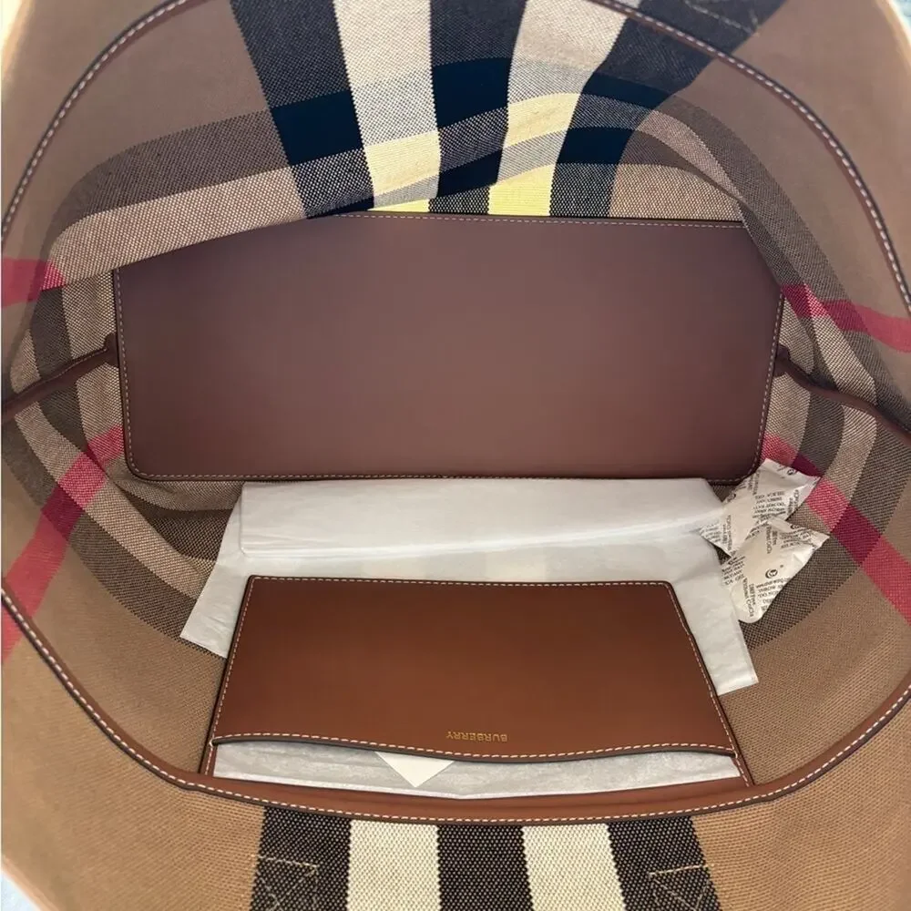 Burberry Checkered Tote Bag NWT MediumTaupe Brown Check $1690 - Picture 7 of 11